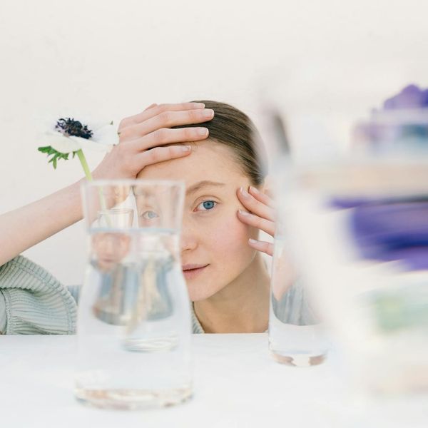 Abstract serene visual representing mental clarity and focus.